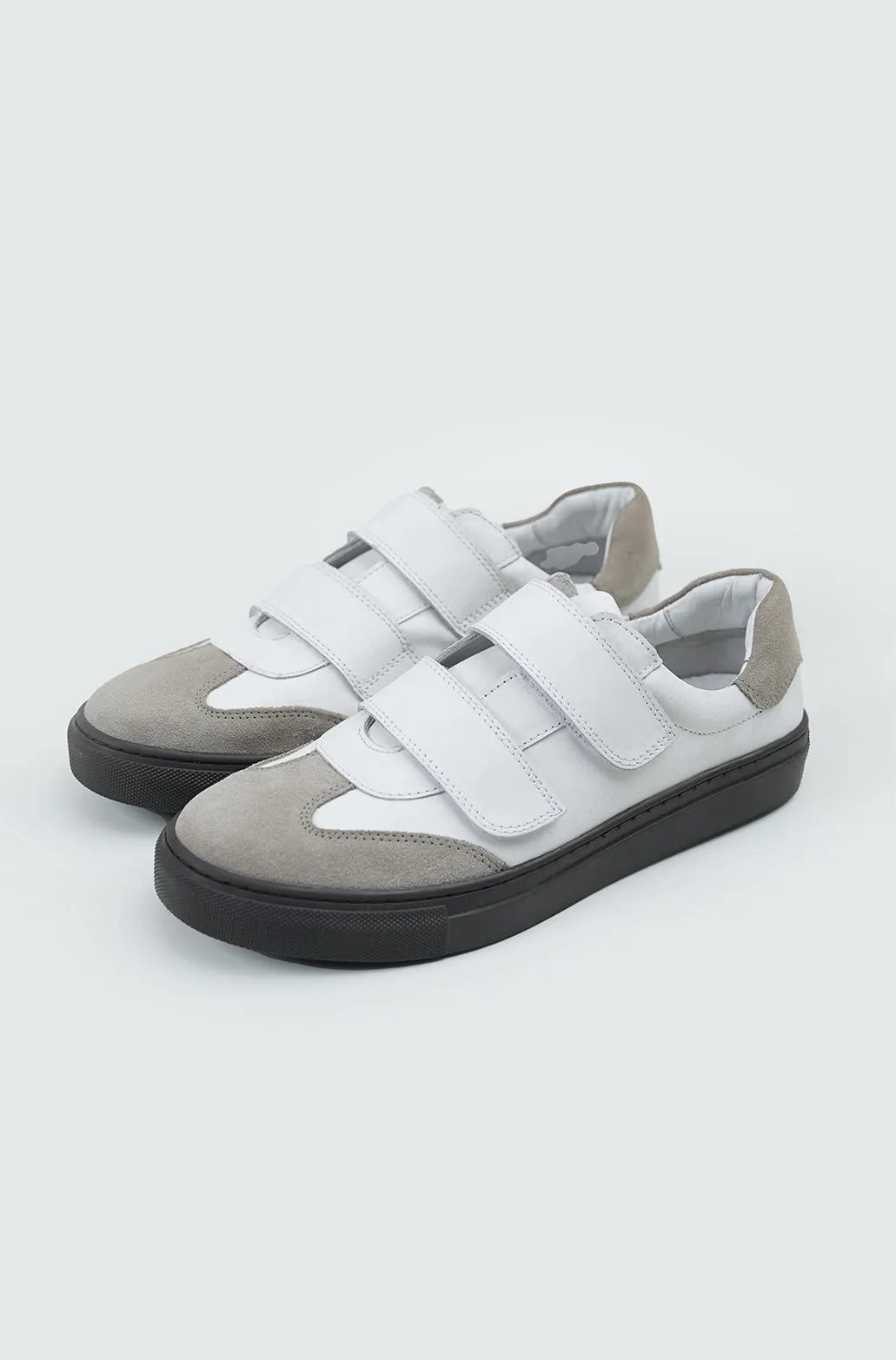 CONTRAST LEATHER SNEAKERS