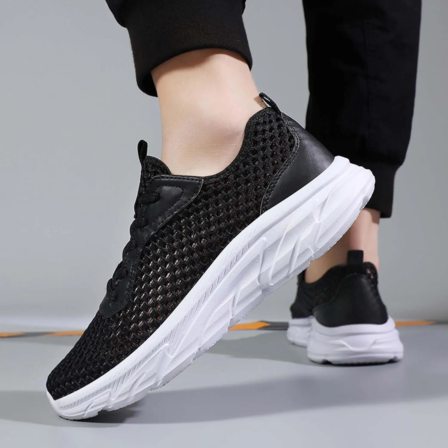 Men's Mesh Sports Running Shoes Lightweight Breathable Casual Walking Work Jogging Shoes Non-Slip Soft Bottom Sports Tennis Fitness Training Shoes