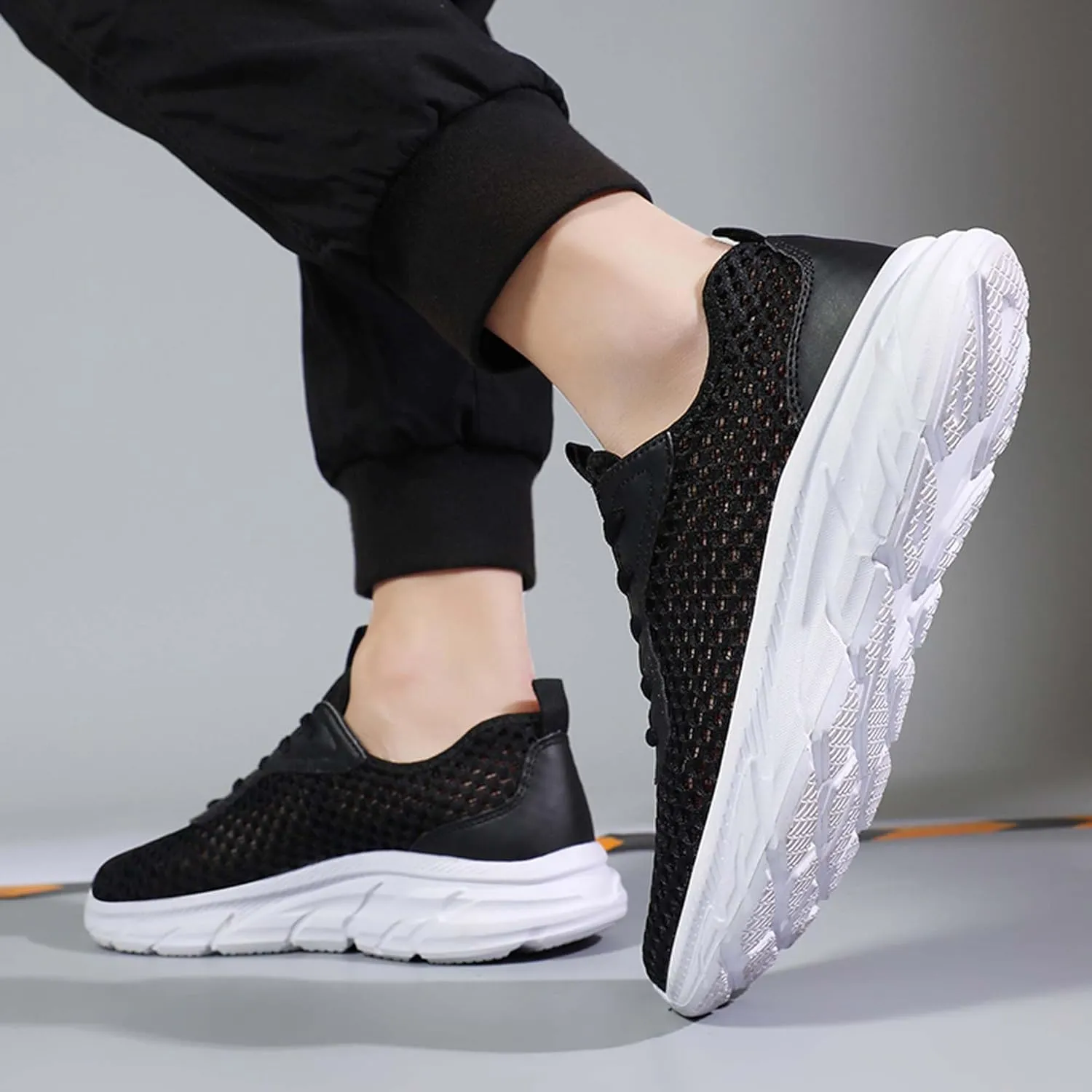 Men's Mesh Sports Running Shoes Lightweight Breathable Casual Walking Work Jogging Shoes Non-Slip Soft Bottom Sports Tennis Fitness Training Shoes